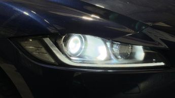 JAGUAR F-PACE 2.0 D180 Portfolio