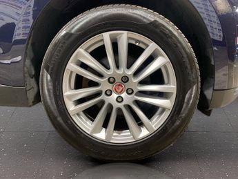 JAGUAR F-PACE 2.0 D180 Portfolio