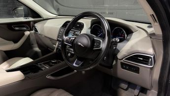 JAGUAR F-PACE 2.0 D180 Portfolio