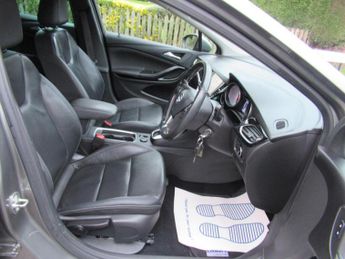 VAUXHALL ASTRA 1.6 CDTi BlueInjection Elite Nav Auto Euro 6 5dr