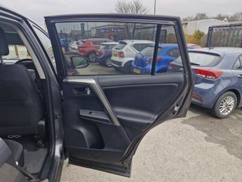 TOYOTA RAV4 2.2 D-CAT Icon