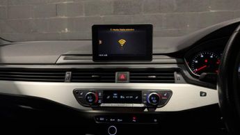 AUDI A4 2.0 TDI S line