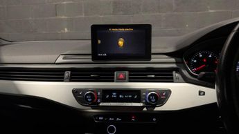 AUDI A4 2.0 TDI S line