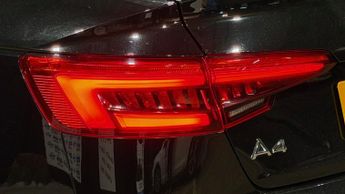 AUDI A4 2.0 TDI S line