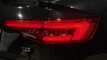 AUDI A4 2.0 TDI S line