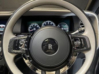 ROLLS-ROYCE CULLINAN 6.8 V12 Black Badge