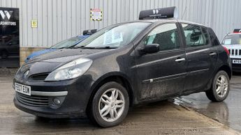 Renault Clio 1.5 dCi Dynamique Diesel Black 5dr LOWTAX+AUX+JUST SERVICED