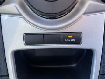 FORD FIESTA 1.4 Zetec