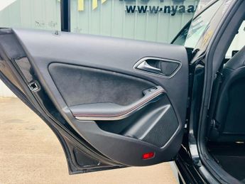 MERCEDES-BENZ CLA 2.1 CLA220d AMG Line Night Edition Coupe 7G-DCT Euro 6 (s/s) 4dr