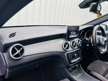 MERCEDES-BENZ CLA 2.1 CLA220d AMG Line Night Edition Coupe 7G-DCT Euro 6 (s/s) 4dr