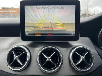 MERCEDES-BENZ CLA 2.1 CLA220d AMG Line Night Edition Coupe 7G-DCT Euro 6 (s/s) 4dr