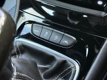 VAUXHALL ASTRA 1.6 CDTi BlueInjection SRi Nav Euro 6 (s/s) 5dr