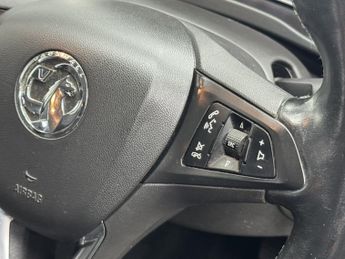 VAUXHALL CORSA 1.4 i SE