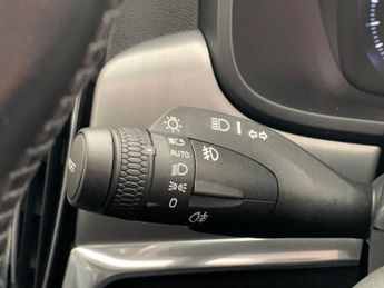 VOLVO V90 2.0 D4 Momentum Plus Auto Euro 6 (s/s) 5dr