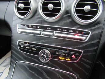 MERCEDES-BENZ C CLASS 2.1 C220d AMG Line (Premium) G-Tronic+ Euro 6 (s/s) 4dr