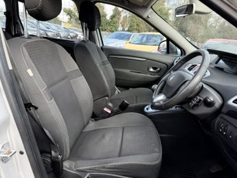 RENAULT GRAND SCENIC 1.5 dCi Dynamique