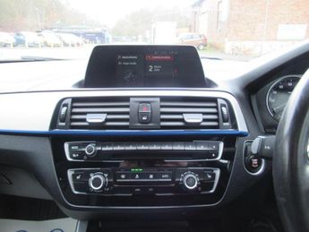 BMW 1 SERIES 2.0 125i M Sport Shadow Edition Auto Euro 6 (s/s) 3dr