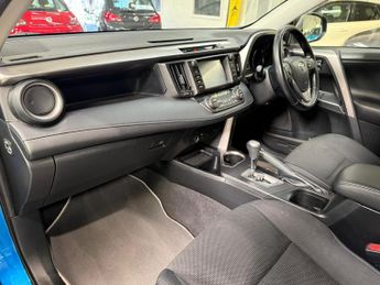 TOYOTA RAV4 2.5 VVT-h Business Edition Plus