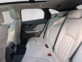 JAGUAR F-PACE 2.0 D180 Portfolio Auto AWD Euro 6 (s/s) 5dr