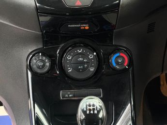 FORD FIESTA 1.0T EcoBoost Zetec Euro 6 (s/s) 3dr