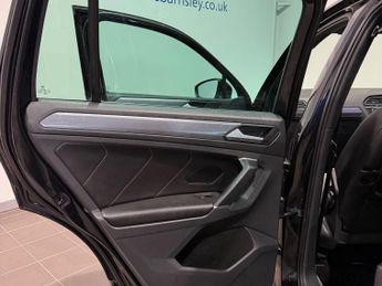 VOLKSWAGEN TIGUAN 2.0 TDI BlueMotion Tech R-Line DSG 4Motion Euro 6 (s/s) 5dr