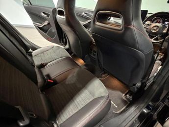 MERCEDES-BENZ CLA 2.1 CLA220d AMG Line Coupe 7G-DCT Euro 6 (s/s) 4dr