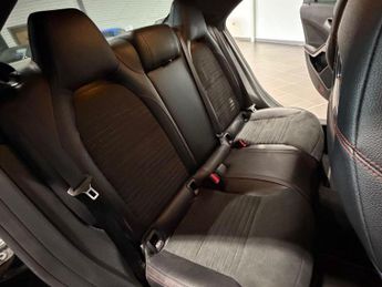 MERCEDES-BENZ CLA 2.1 CLA220d AMG Line Coupe 7G-DCT Euro 6 (s/s) 4dr