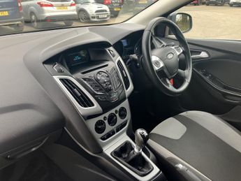 FORD FOCUS 1.0 T EcoBoost Zetec