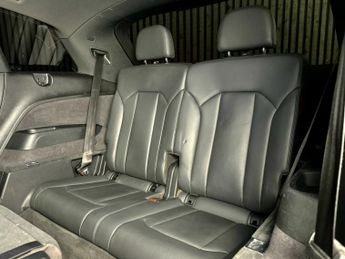 AUDI Q7 3.0 TDI V6 Black Edition