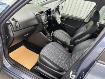 KIA VENGA 1.6 CRDI ISG 4
