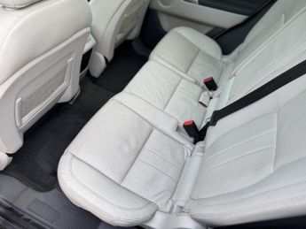 LAND ROVER DISCOVERY SPORT 2.0 TD4 180 HSE Black 5dr Auto