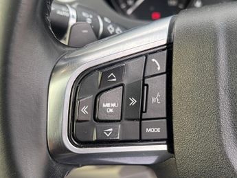 LAND ROVER DISCOVERY SPORT 2.0 TD4 180 HSE Black 5dr Auto