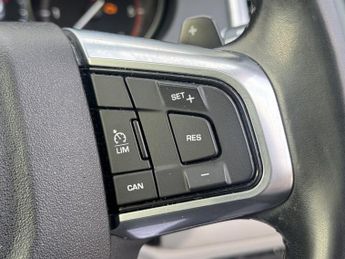 LAND ROVER DISCOVERY SPORT 2.0 TD4 180 HSE Black 5dr Auto