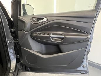 FORD KUGA 2.0 TDCi Titanium