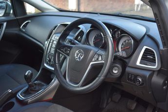 VAUXHALL ASTRA 1.7 CDTi ecoFLEX SE