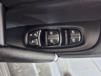 NISSAN QASHQAI 1.3 DIG-T Tekna Euro 6 (s/s) 5dr