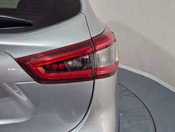 NISSAN QASHQAI 1.3 DIG-T Tekna Euro 6 (s/s) 5dr