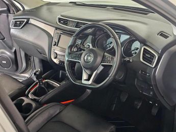 NISSAN QASHQAI 1.3 DIG-T Tekna Euro 6 (s/s) 5dr