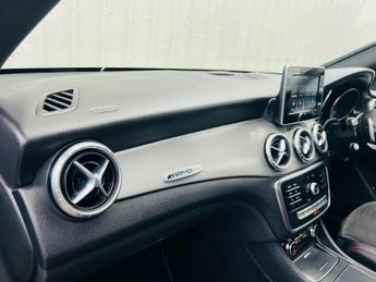 MERCEDES-BENZ CLA 2.1 CLA220d AMG Line Coupe 7G-DCT Euro 6 (s/s) 4dr