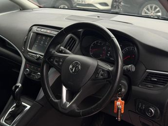 VAUXHALL ZAFIRA TOURER 1.4i Turbo SRi Nav Auto Euro 6 5dr