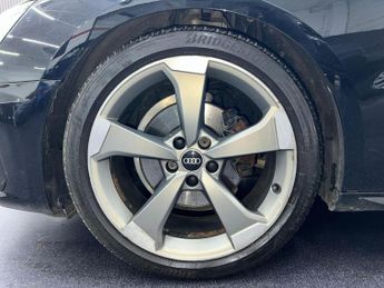 AUDI A4 2.0 TDI 35 Black Edition S Tronic Euro 6 (s/s) 4dr