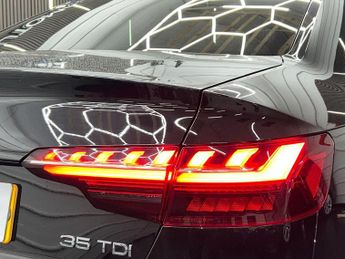 AUDI A4 2.0 TDI 35 Black Edition S Tronic Euro 6 (s/s) 4dr