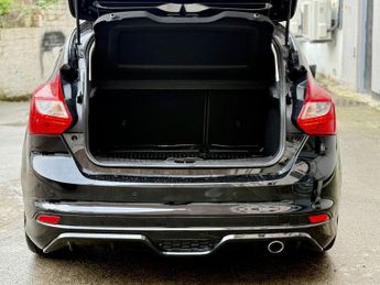 FORD FOCUS 1.6 T EcoBoost Zetec S