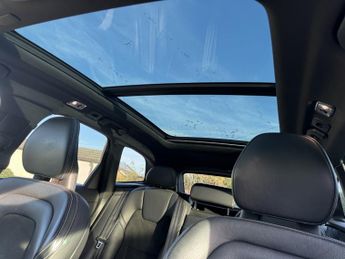 VOLVO XC60 2.0 R-Design Pro T8 Twin Engine