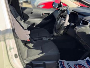 TOYOTA COROLLA 1.8 VVT-h Design Touring Sports CVT Euro 6 (s/s) 5dr