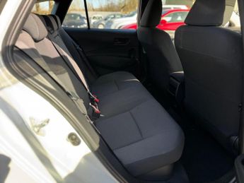 TOYOTA COROLLA 1.8 VVT-h Design Touring Sports CVT Euro 6 (s/s) 5dr