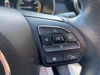 MG MG ZS 44.5kWh Exclusive Auto 5dr