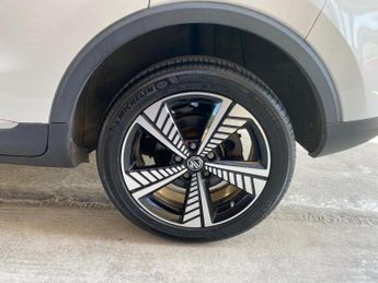 MG MG ZS 44.5kWh Exclusive Auto 5dr