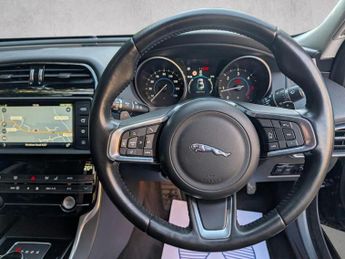 JAGUAR XE 2.0d Prestige Auto Euro 6 (s/s) 4dr