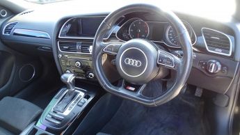 AUDI A4 2.0 TDI Black Edition
